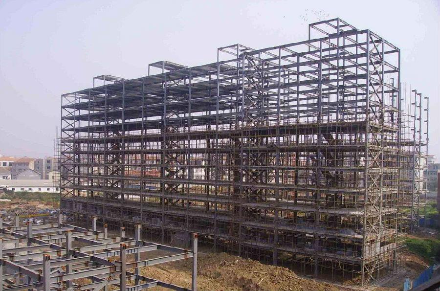 合山高层钢结构的支撑布置与构造应该符合哪些要求